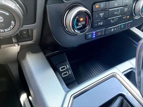 Used 2020 Ford F150 Raptor w/ Equipment Group 802A Luxury AWD/4WD image 23