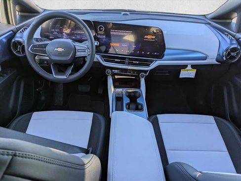 New 2026 Chevrolet Equinox EV LT image 15