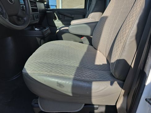 Used 2018 Chevrolet Express 3500 w/ Power Convenience Package image 30