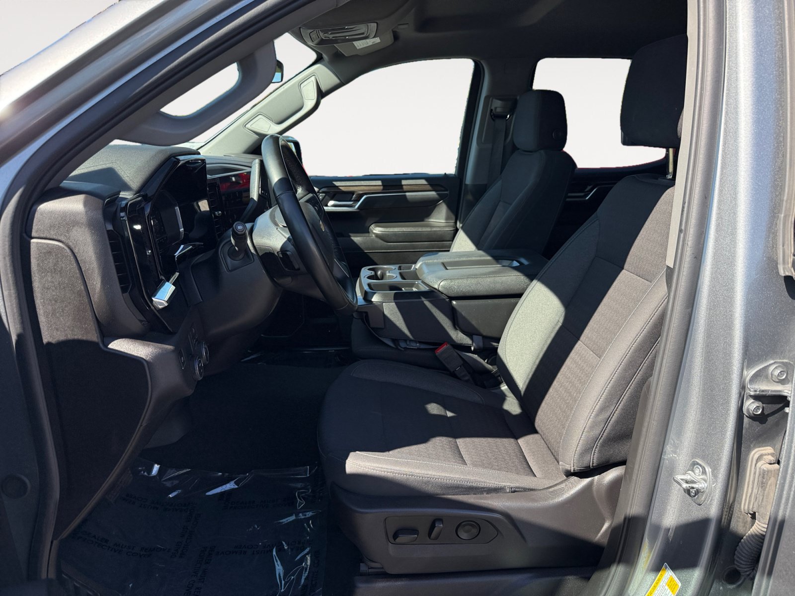 Used 2025 Chevrolet Silverado 1500 LT RWD image 10