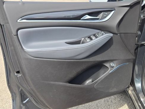 Used 2019 Buick Enclave Essence AWD/4WD image 32