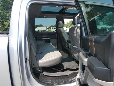 Used 2017 Ford F150 Lariat w/ Equipment Group 501A Mid AWD/4WD image 30