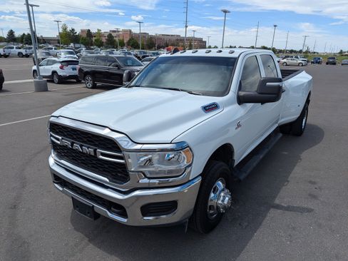 Used 2024 RAM 3500 Tradesman w/ Chrome Appearance Group AWD/4WD image 8