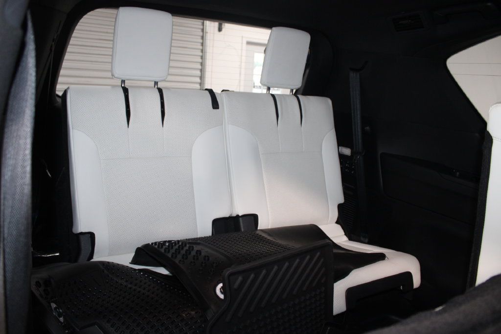 Used 2024 Lexus LX 600 4WD w/ Luxury Package image 34