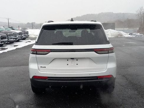 Certified 2023 Jeep Grand Cherokee Altitude AWD/4WD image 6