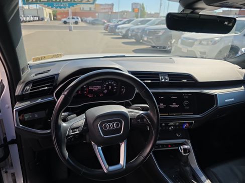 Used 2024 Audi Q3 2.0T Premium AWD/4WD image 3