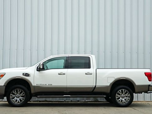 Used 2016 Nissan Titan Platinum Reserve image 7
