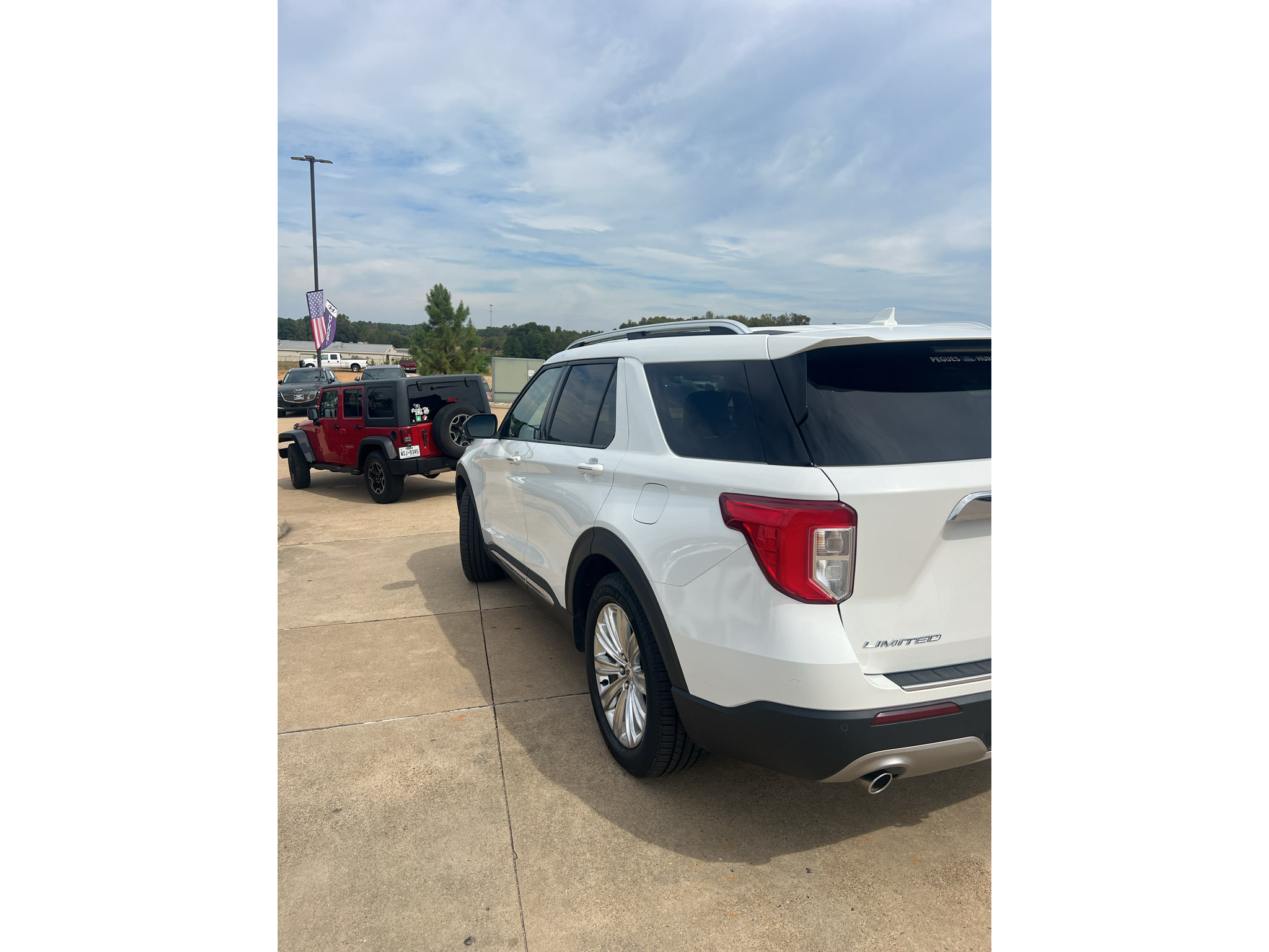 Used 2020 Ford Explorer Limited w/ Class III Trailer Tow Package RWD image 4