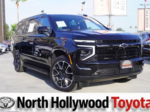 Used 2026 Chevrolet Suburban RST RWD image 1