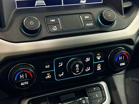 Used 2021 GMC Acadia SLE w/ Driver Convenience Package image 16