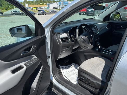Used 2022 Chevrolet Equinox LT image 10