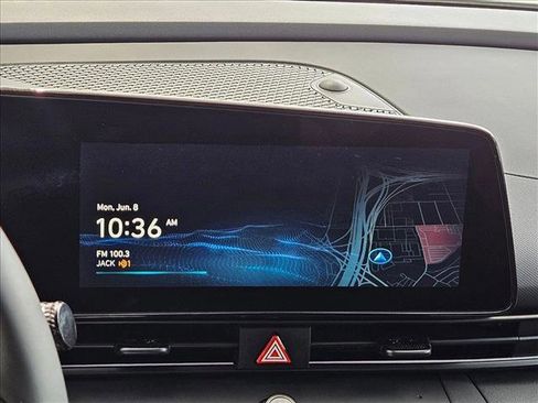 Certified 2025 Hyundai Elantra SEL FWD image 11