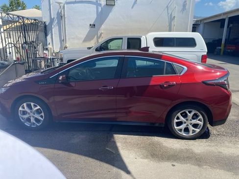 Used 2016 Chevrolet Volt Premier w/ Driver Confidence Package FWD image 8