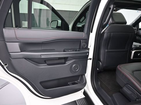 Used 2023 Ford Expedition Limited AWD/4WD image 12