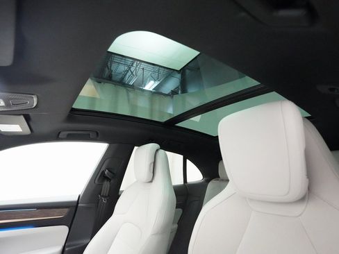 Used 2024 Porsche Macan 4 Electric image 19