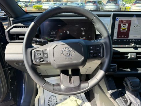 Used 2026 Toyota RAV4 SE AWD/4WD image 6