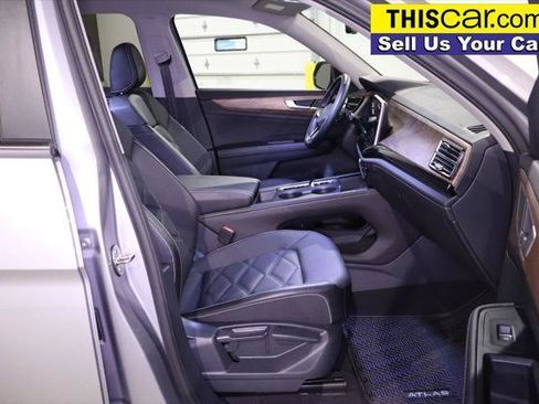 Used 2025 Volkswagen Atlas SE FWD image 27