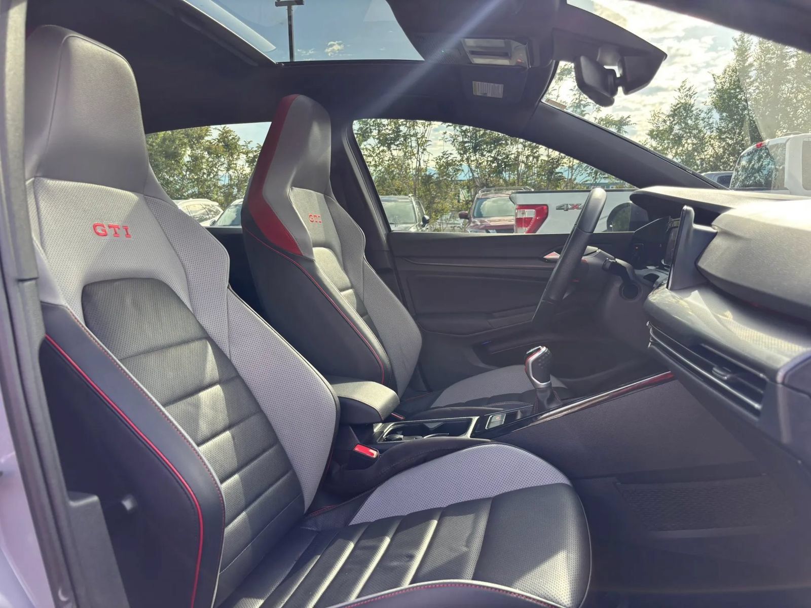 Used 2024 Volkswagen GTI SE FWD image 22