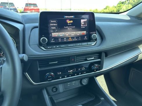 Certified 2025 Nissan Rogue SV FWD image 31