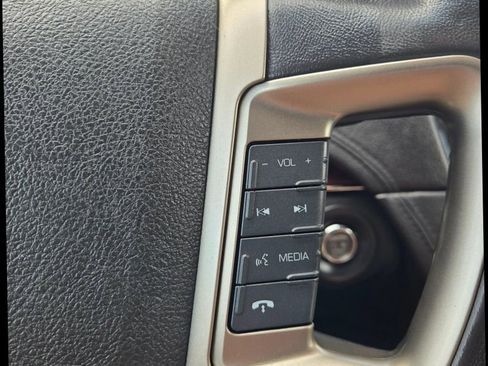 Used 2010 Lincoln MKT AWD image 25