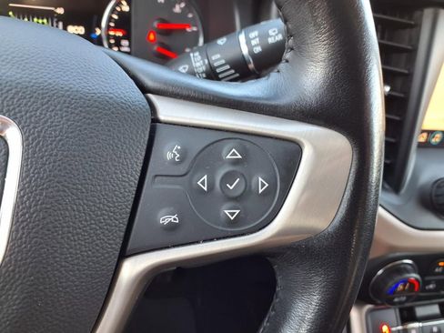 Used 2020 GMC Acadia Denali w/ Technology Package AWD/4WD image 16