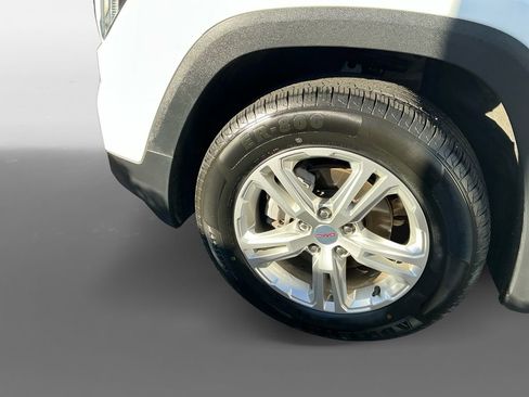 Used 2024 GMC Terrain SLE image 14