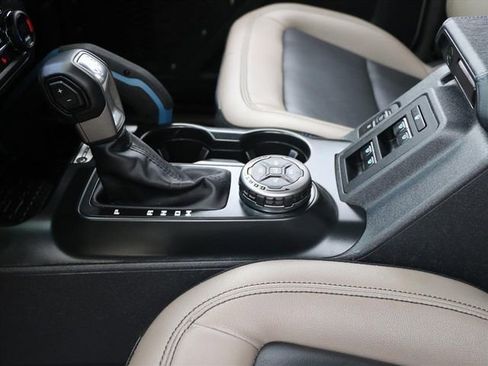 Used 2024 Ford Bronco Wildtrak image 29