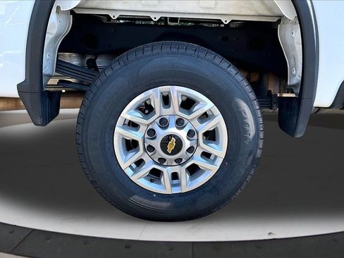 Used 2025 Chevrolet Silverado 2500 LT w/ Convenience Package AWD/4WD image 34