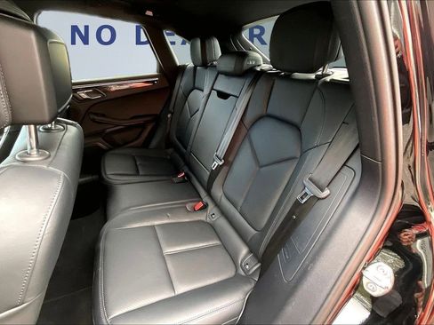 Used 2023 Porsche Macan S image 21