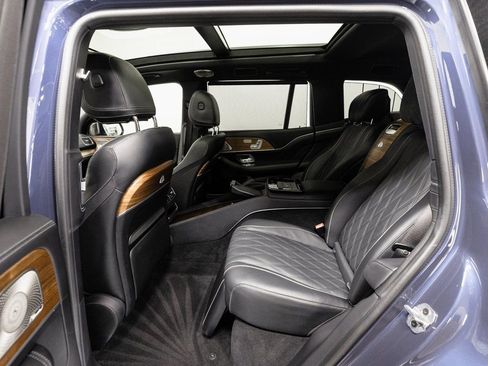 Used 2024 Mercedes-Benz Maybach GLS 600 4MATIC image 29