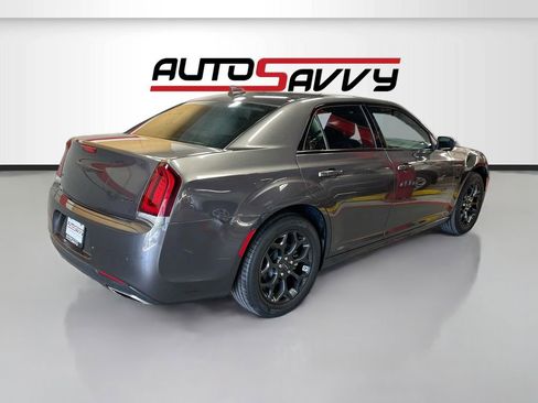 Used 2022 Chrysler 300 Touring L w/ Comfort Group AWD/4WD image 7