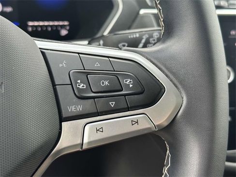 Certified 2022 Volkswagen Tiguan SE image 26