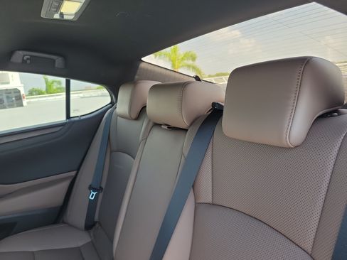 Certified 2025 Lexus ES 350 w/ Premium Package FWD image 12
