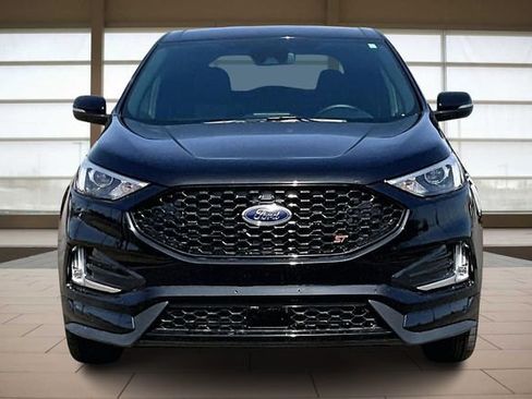 Used 2023 Ford Edge ST image 3