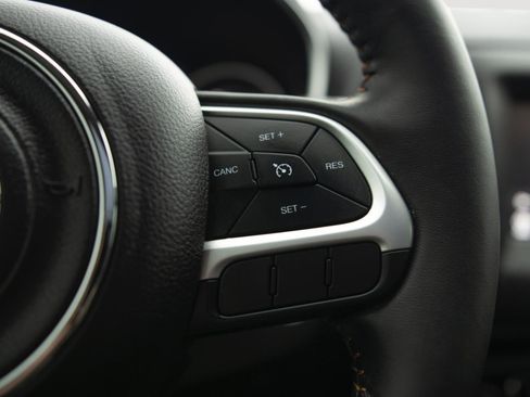 Used 2018 Jeep Compass Latitude w/ Popular Equipment Group image 7