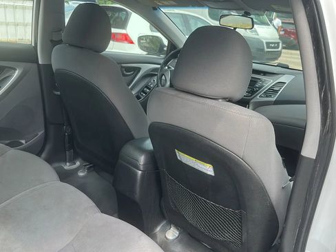 Used 2014 Hyundai Elantra SE FWD image 18