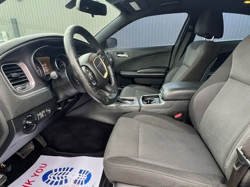 Used 2015 Dodge Charger SE w/ Popular Equipment Group image 9