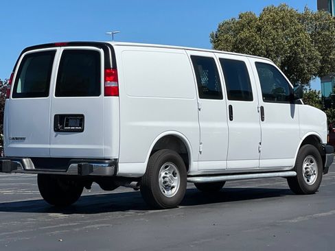 Used 2025 Chevrolet Express 2500 w/ Driver Convenience Package RWD image 4