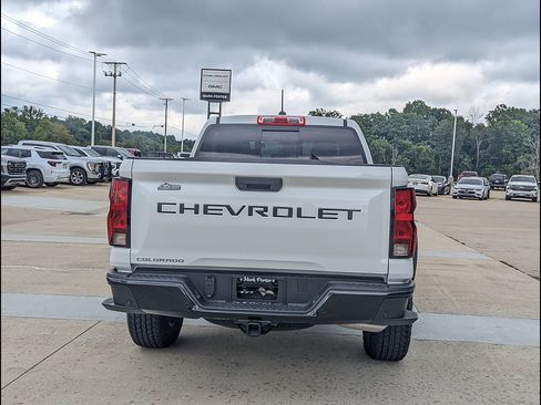 Used 2024 Chevrolet Colorado Trail Boss w/ Advanced Trailering Package AWD/4WD image 9