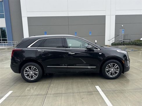 Used 2023 Cadillac XT5 Premium Luxury image 2