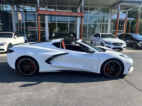Used 2023 Chevrolet Corvette Stingray Coupe RWD image 2