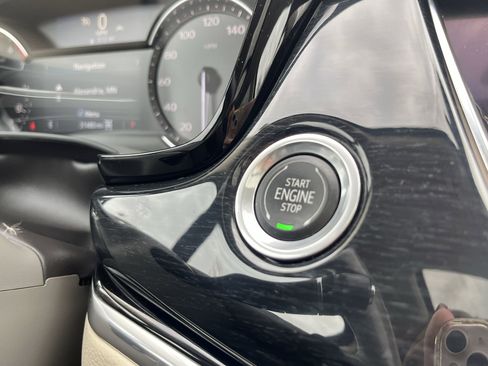 Certified 2020 Cadillac XT6 Premium Luxury image 17