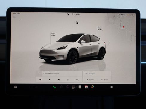 Used 2022 Tesla Model Y Long Range AWD/4WD image 39