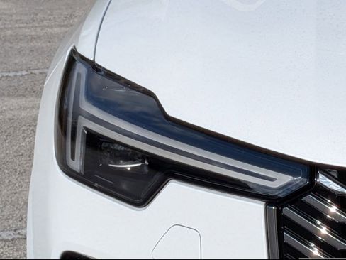 New 2026 Volvo XC90 B6 Plus w/ Protection Package Premier image 15