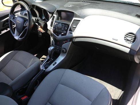 Used 2014 Chevrolet Cruze LT FWD image 18