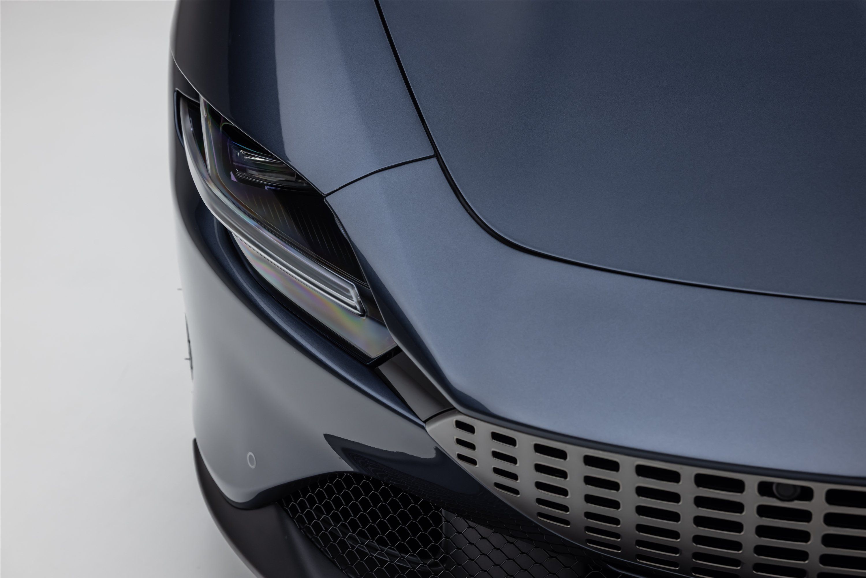Certified 2025 Ferrari Roma Spider RWD image 17