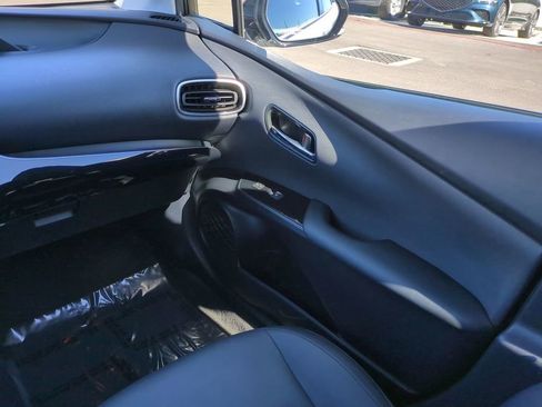 Used 2016 Toyota Prius Four image 17
