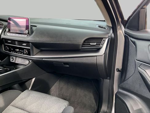 Used 2025 Nissan Rogue SV AWD/4WD image 19