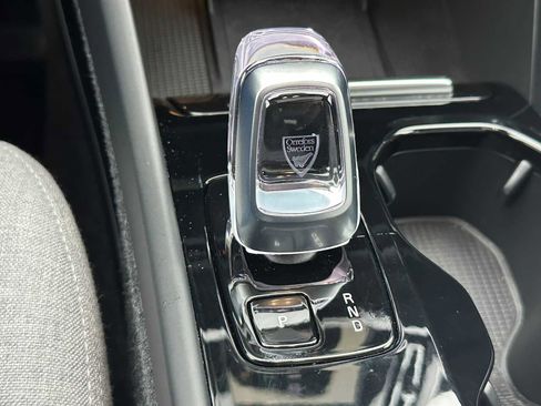 Certified 2023 Volvo XC40 Recharge Ultimate image 31