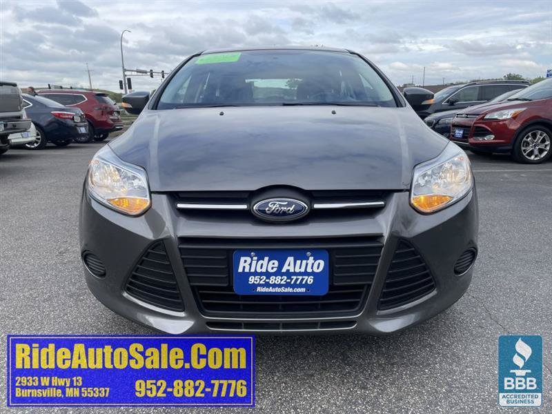 Used 2013 Ford Focus SE w/ SE Winter Pkg FWD image 2